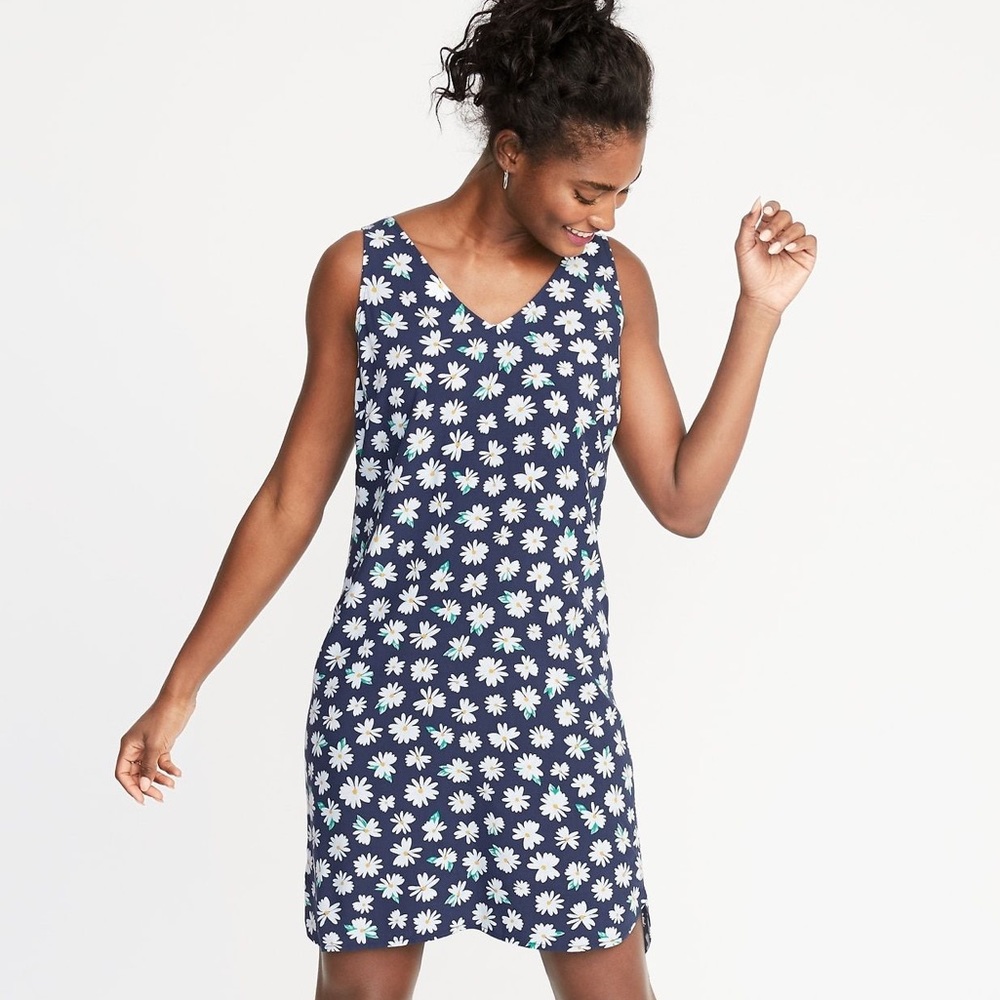 Old Navy Sleeveless V-Neck Shift Dress